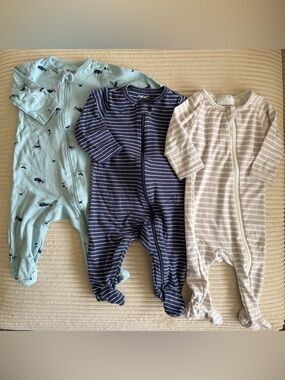 🪩3 for $15🪩 Carter's | Footed One-Piece Sleepers Set of 3